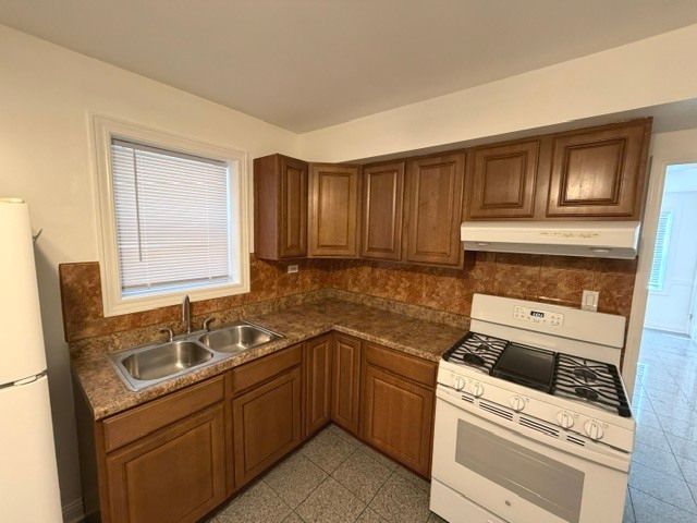 2140 W 23rd Street B, Chicago, IL 60608