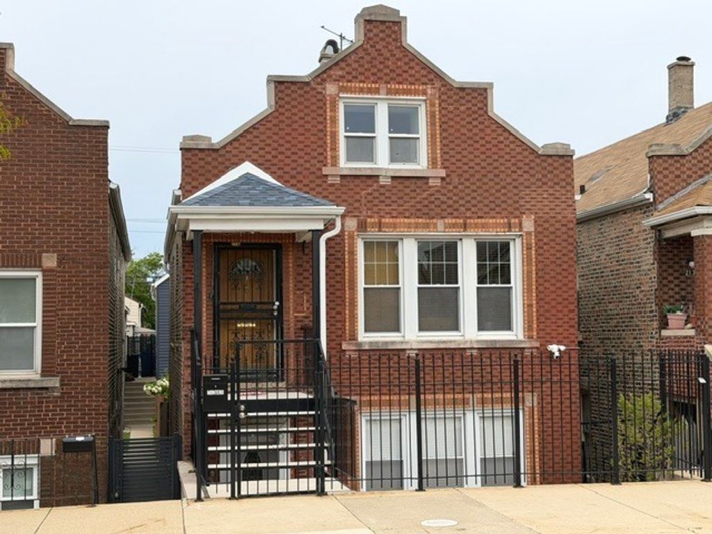 2140 W 23rd Street B, Chicago, IL 60608