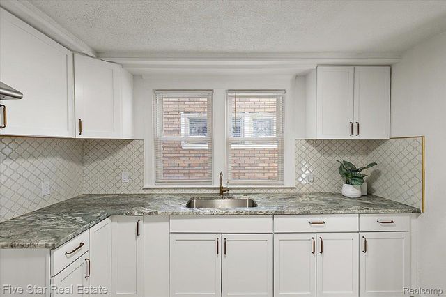 3869 Burns Street, Detroit, MI 48214