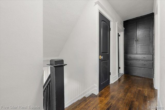 3869 Burns Street, Detroit, MI 48214