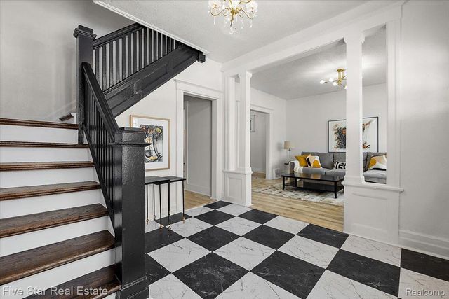 3869 Burns Street, Detroit, MI 48214