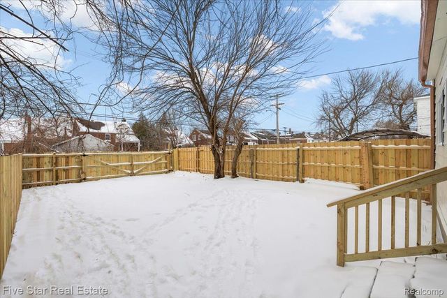 3869 Burns Street, Detroit, MI 48214