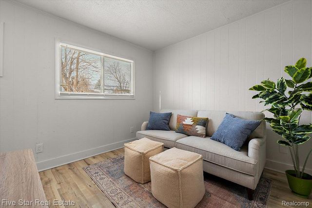 3869 Burns Street, Detroit, MI 48214