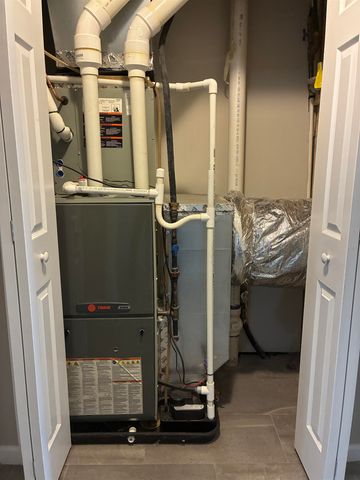 15 COLLINSWOOD WAY, Staunton, VA 24401