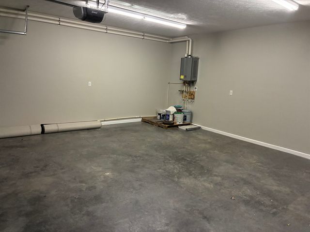 15 COLLINSWOOD WAY, Staunton, VA 24401