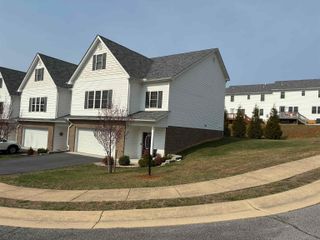 15 COLLINSWOOD WAY, Staunton, VA 24401
