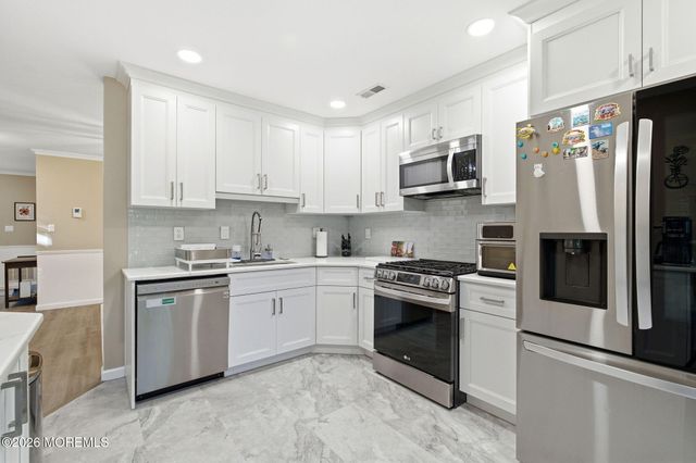 267 Century Way, Manalapan, NJ 07726