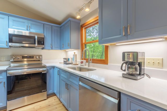 28310 Shorewood Drive, Covert, MI 49043