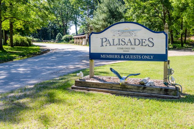 28310 Shorewood Drive, Covert, MI 49043