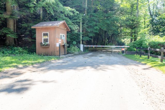 28310 Shorewood Drive, Covert, MI 49043