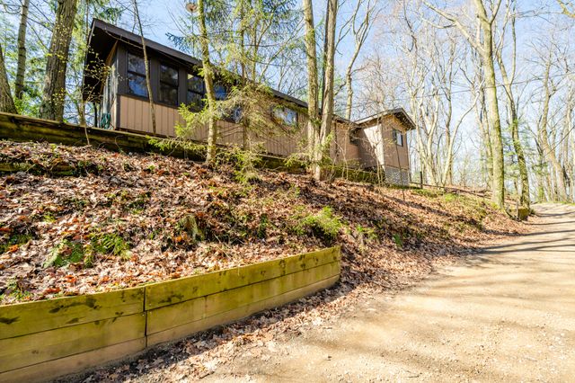 28310 Shorewood Drive, Covert, MI 49043
