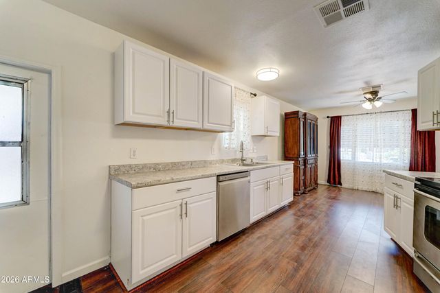 3448 E BEVERLY Lane, Phoenix, AZ 85032