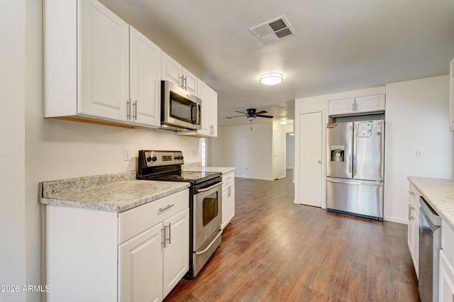 3448 E BEVERLY Lane, Phoenix, AZ 85032
