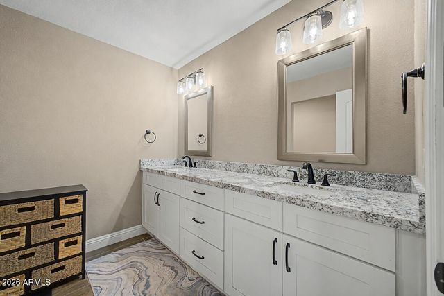 7115 W JOHN CABOT Road, Glendale, AZ 85308