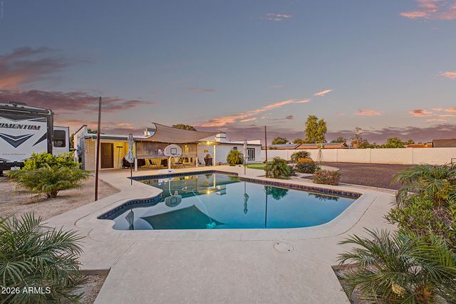 7115 W JOHN CABOT Road, Glendale, AZ 85308