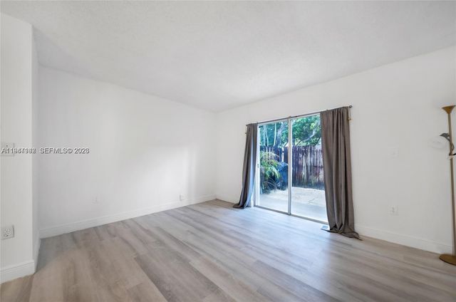 14260 SW 121st Pl 11, Miami, FL 33186