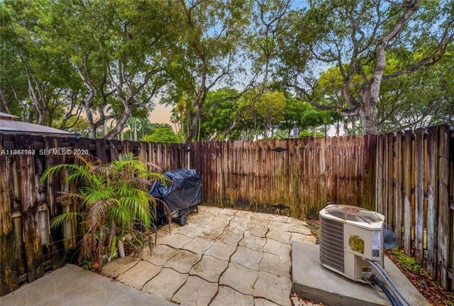 14260 SW 121st Pl 11, Miami, FL 33186