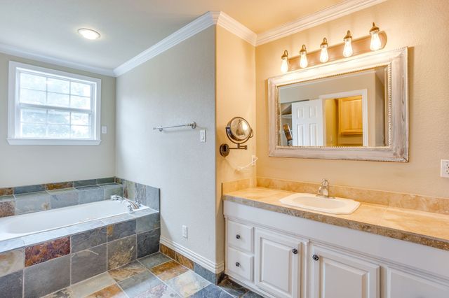 1480 Fox Lane, Burleson, TX 76028