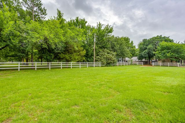 1480 Fox Lane, Burleson, TX 76028