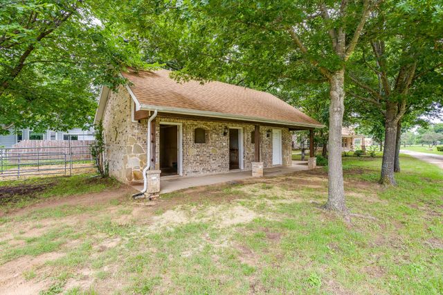 1480 Fox Lane, Burleson, TX 76028