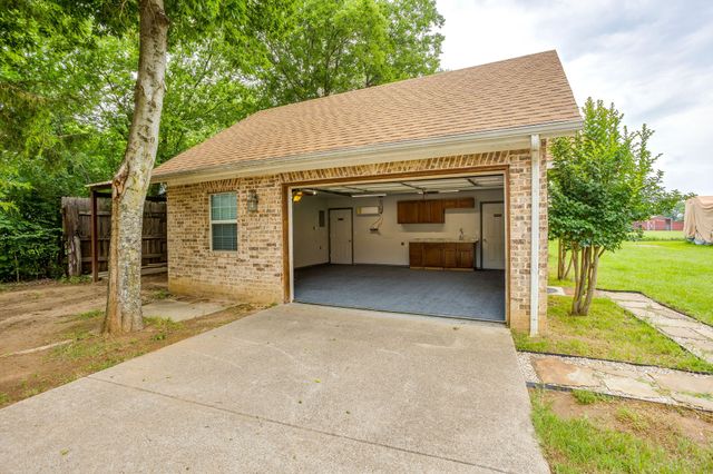 1480 Fox Lane, Burleson, TX 76028
