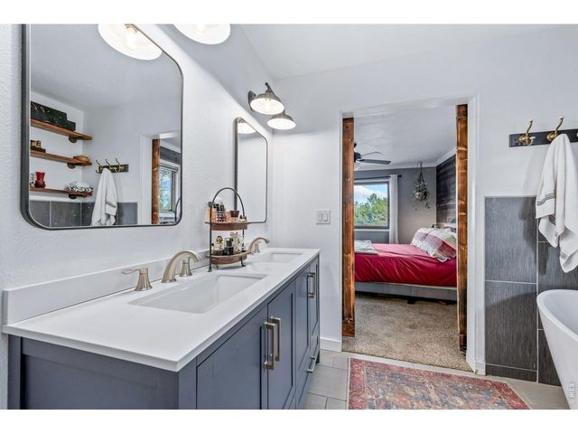 2021 River Glen Dr, Berthoud, CO 80513