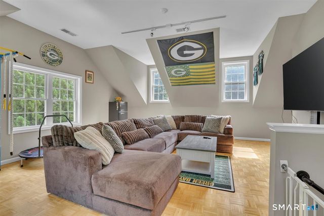18 Jacob Lane, Killingworth, CT 06419