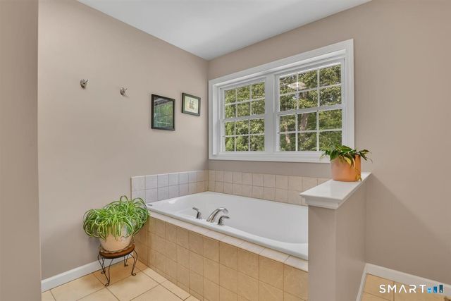 18 Jacob Lane, Killingworth, CT 06419