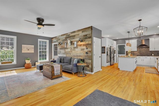 18 Jacob Lane, Killingworth, CT 06419
