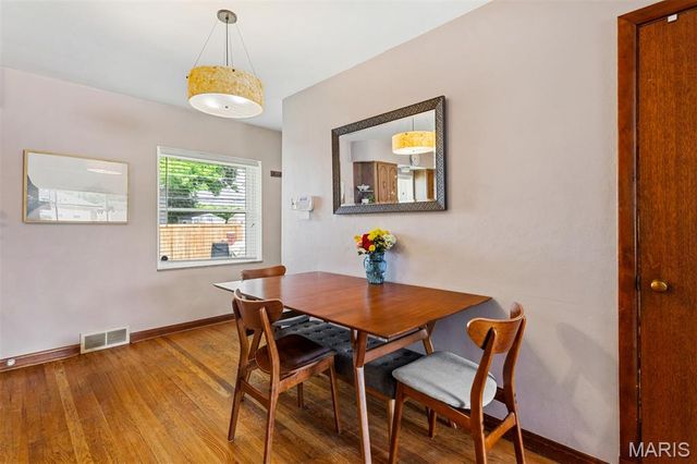 5939 Hilgard Place, St Louis, MO 63109