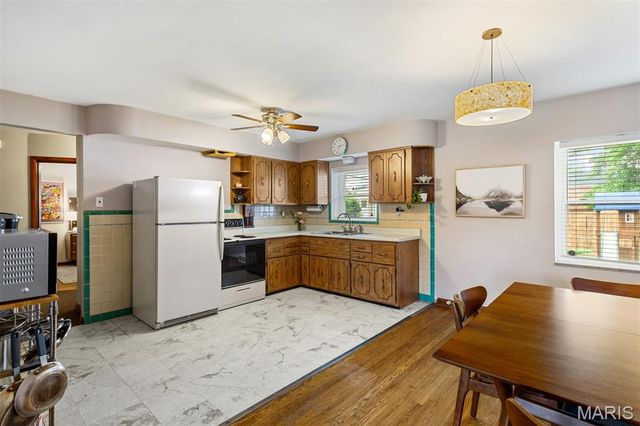 5939 Hilgard Place, St Louis, MO 63109