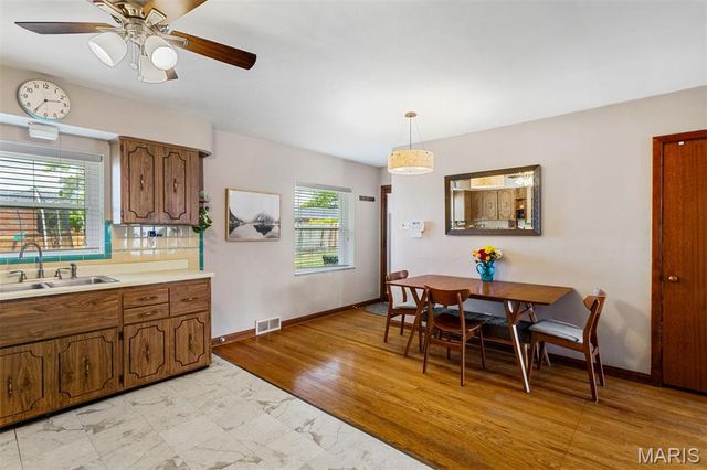 5939 Hilgard Place, St Louis, MO 63109