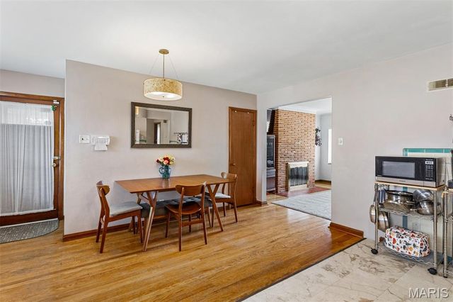 5939 Hilgard Place, St Louis, MO 63109