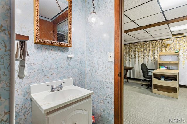 5939 Hilgard Place, St Louis, MO 63109