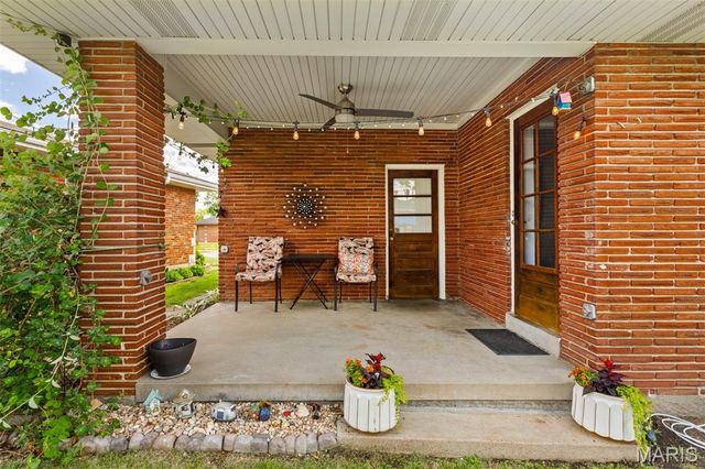 5939 Hilgard Place, St Louis, MO 63109