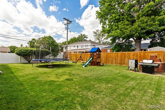 5939 Hilgard Place, St Louis, MO 63109