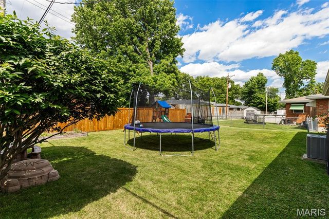 5939 Hilgard Place, St Louis, MO 63109