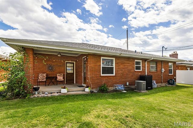 5939 Hilgard Place, St Louis, MO 63109