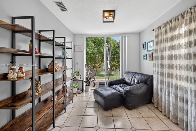 1260 NW 110th Ave, Plantation, FL 33322