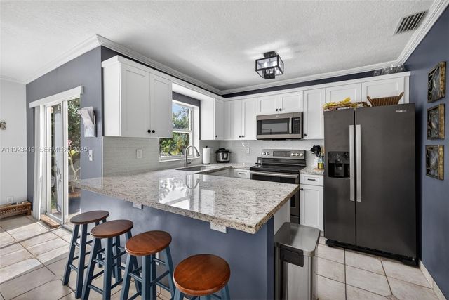 1260 NW 110th Ave, Plantation, FL 33322