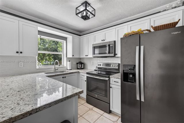 1260 NW 110th Ave, Plantation, FL 33322