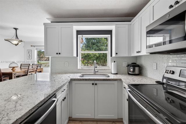 1260 NW 110th Ave, Plantation, FL 33322