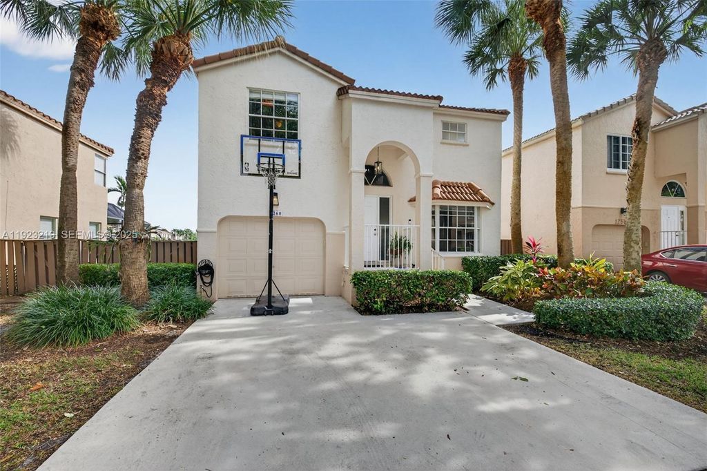 1260 NW 110th Ave, Plantation, FL 33322