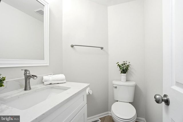 15 HEWETSON CT, Lutherville Timonium, MD 21093