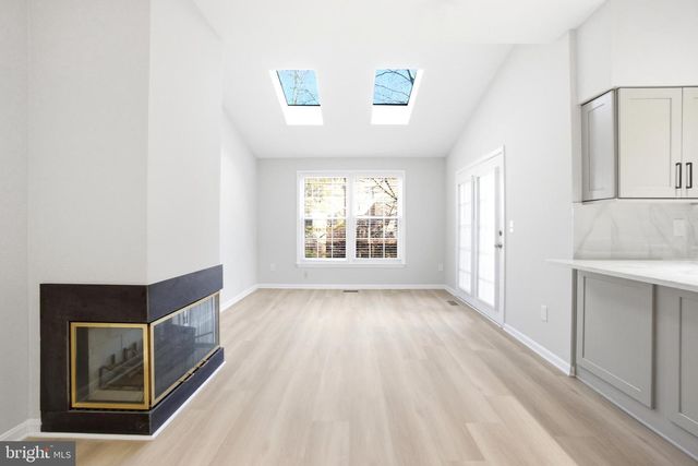 15 HEWETSON CT, Lutherville Timonium, MD 21093