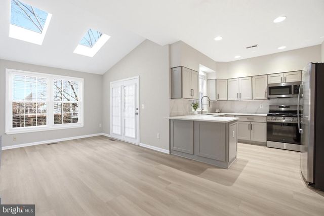 15 HEWETSON CT, Lutherville Timonium, MD 21093