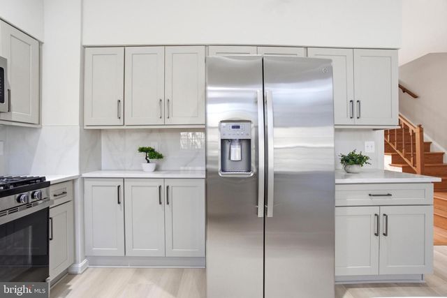 15 HEWETSON CT, Lutherville Timonium, MD 21093