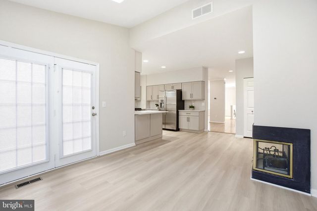 15 HEWETSON CT, Lutherville Timonium, MD 21093