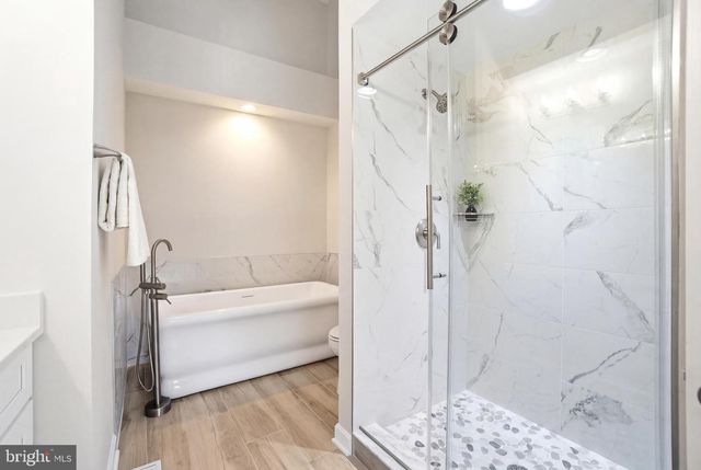 15 HEWETSON CT, Lutherville Timonium, MD 21093