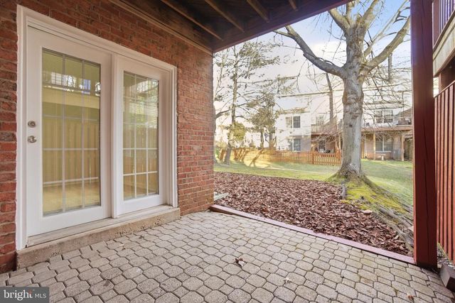 15 HEWETSON CT, Lutherville Timonium, MD 21093